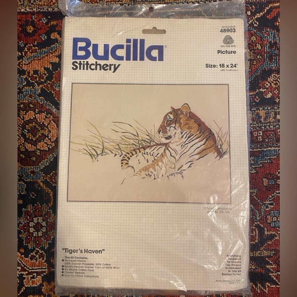 Bucilla Stitchery Embroidery Crewel Kit Vintage pattern Tiger’s Haven pure wool